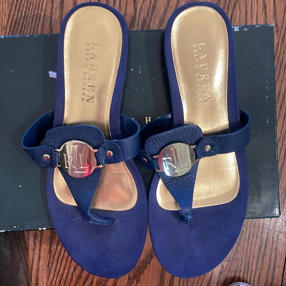 Lauren Ralph Lauren
Navy Blue leather thongs